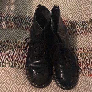 😍WELL WORN Doc Martens 😍